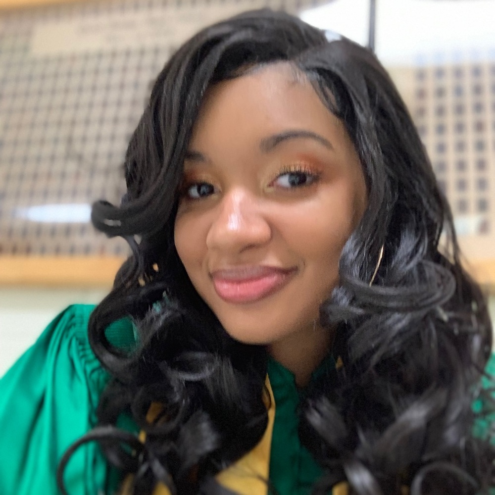 Meet your Posher, Tiffiney